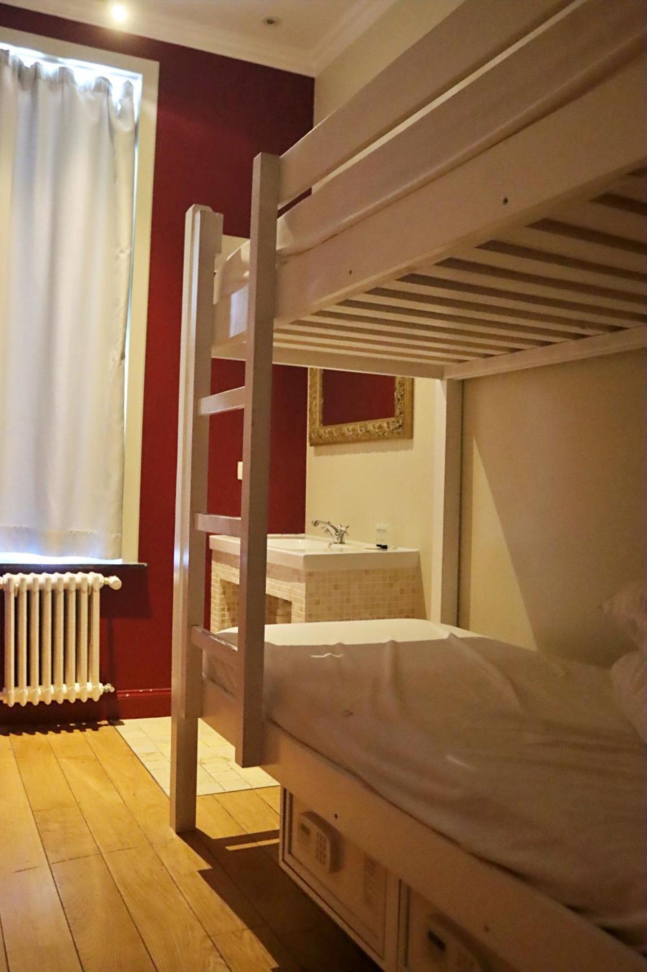 Hostel Lybeer Private Rooms Just For Two! Μπριζ Εξωτερικό φωτογραφία